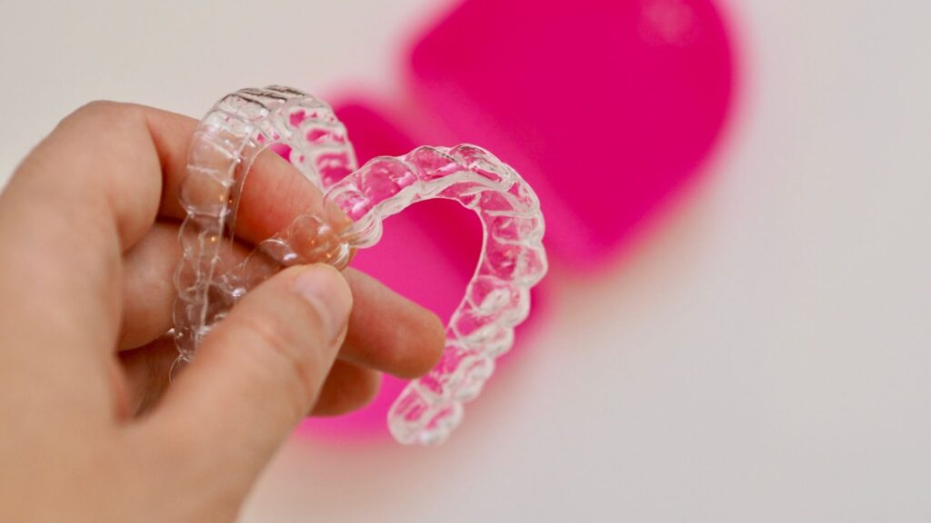 How to Stick to Your Schedule With Clear Aligners When Traveling